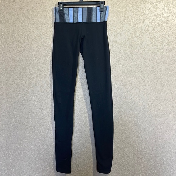 Lululemon wunder under leggings purple/white/grey stripe sz 2 EUC